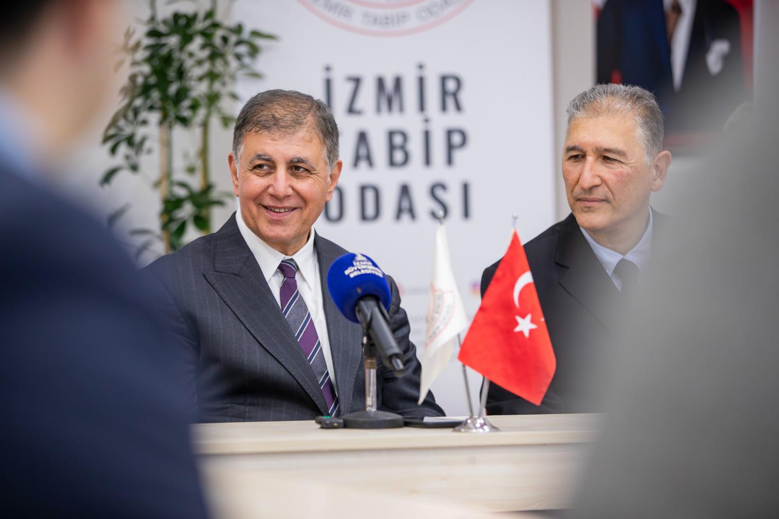 Başkan Tugay’dan sağlık emekçilerine teşekkür