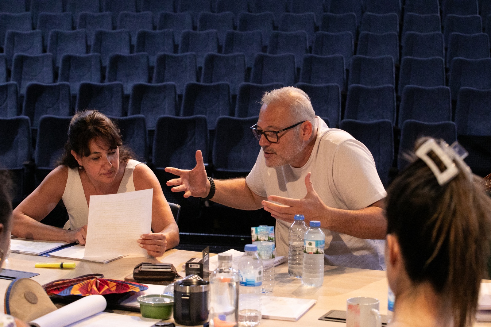 İzmir Şehir Tiyatroları “Cadı Kazanı”nın provalarına başladı