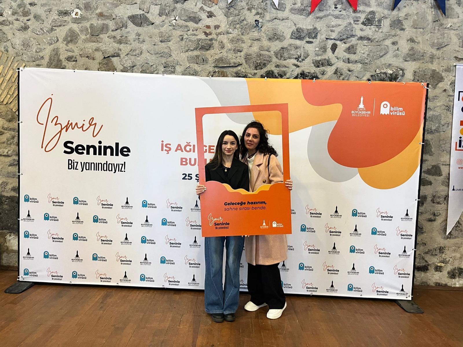 İzmir’de gençler yalnız değil