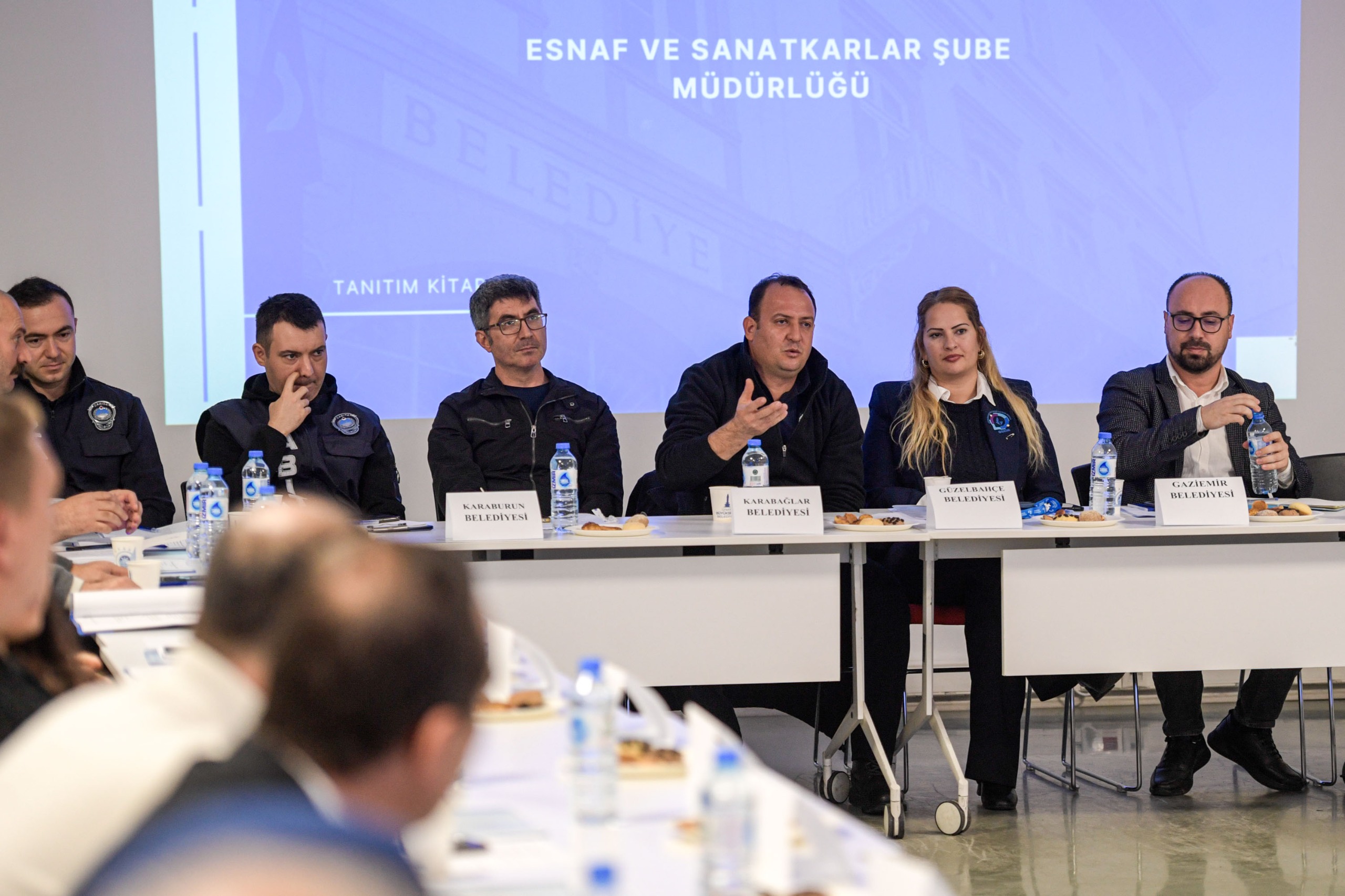İzmir esnafı için ortak akıl masası