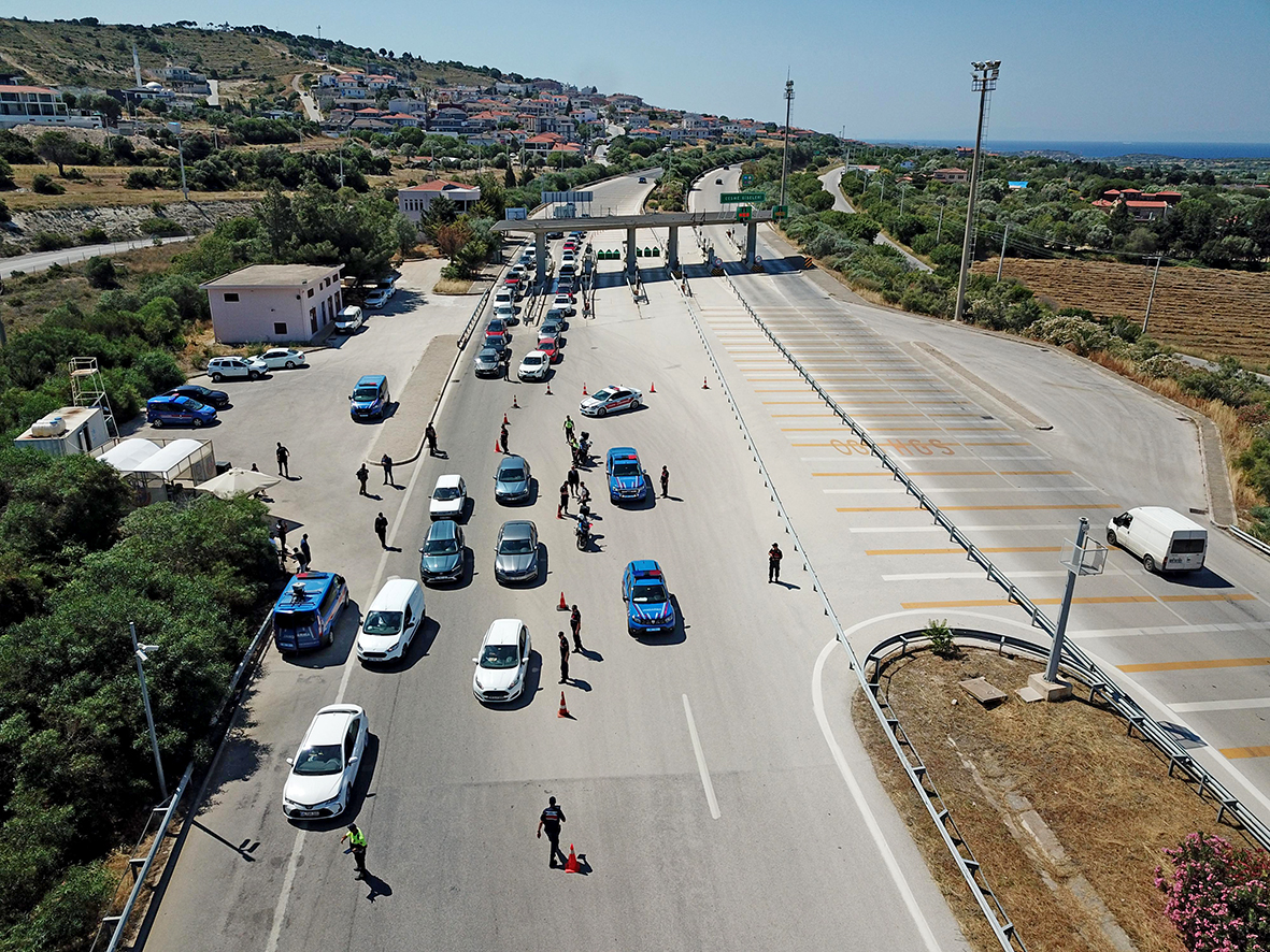 9 günlük tatilde Çeşme'ye 76 bin 624 araç giriş yaptı