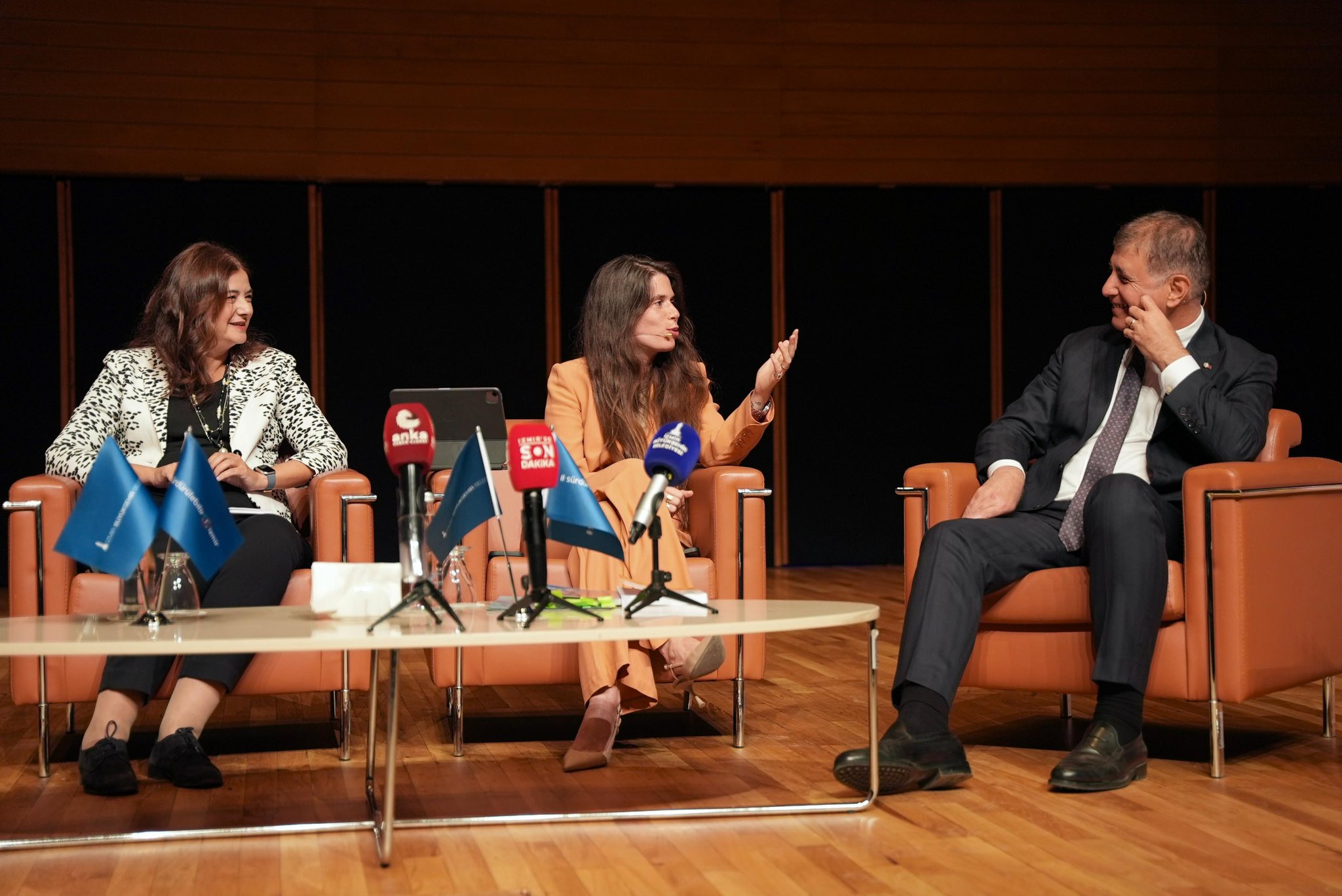 Başkan Denizli, İzmir’deki panelde Çeşme’nin vizyonunu anlattı  