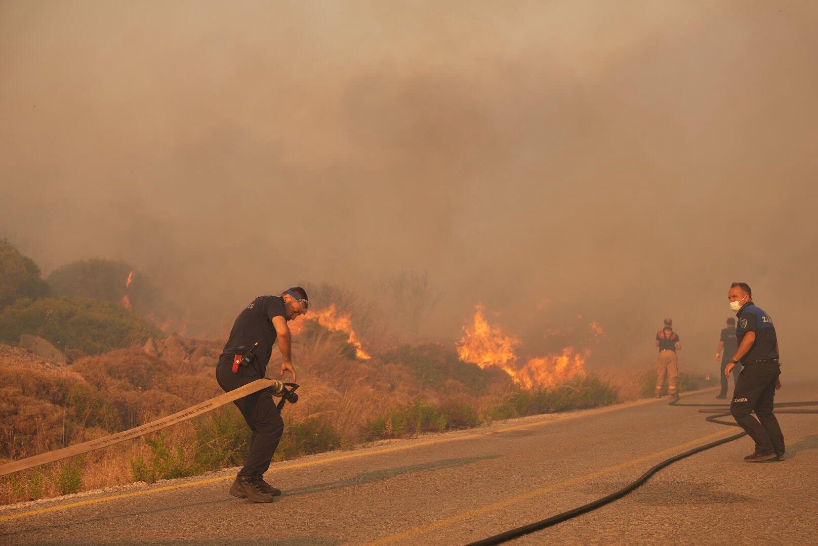 Çeşme’deki Yangına Karşı Seferberlik