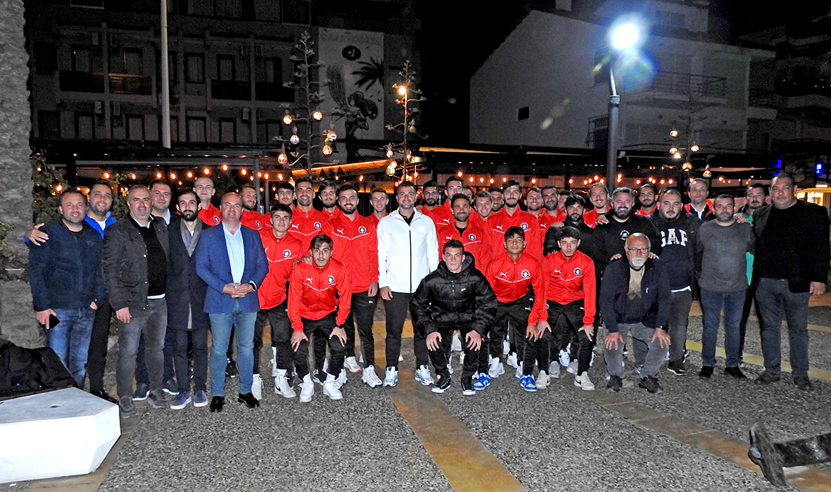 Çeşme Belediyespor'a moral yemeği