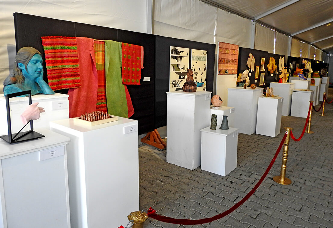 DEÜ Güzel Sanatlar Fakültesi, Alaçatı Ot Festivali’nde Sanatseverlerle Buluştu