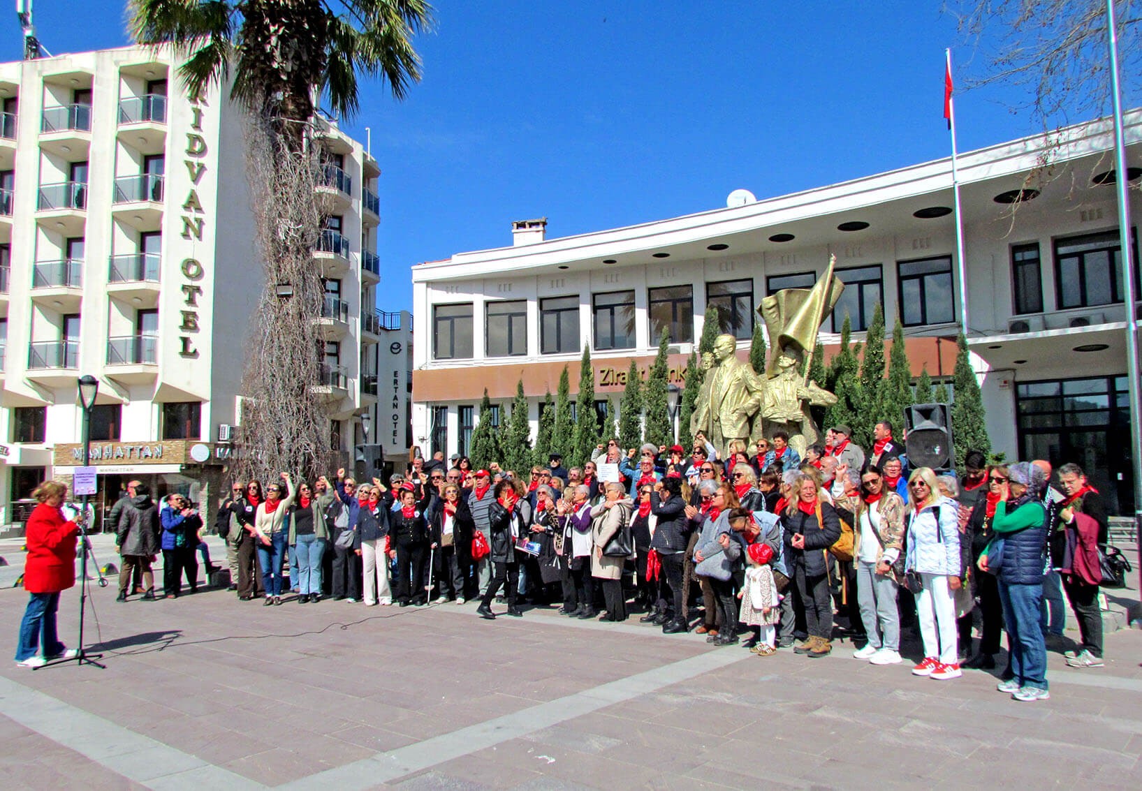 Çeşme’de STK’lardan 3 Mart açıklaması: “Laikliğe ve Öğretim Birliği’ne sahip çıkıyoruz”