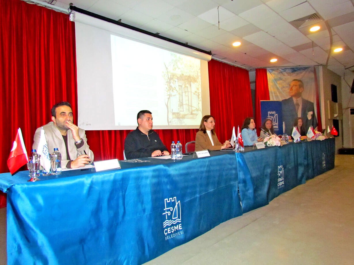 Alaçatı’nın Tarihi Kimliği “Kentsel Tasarım Rehberi” ile Koruma Altına Alınıyor