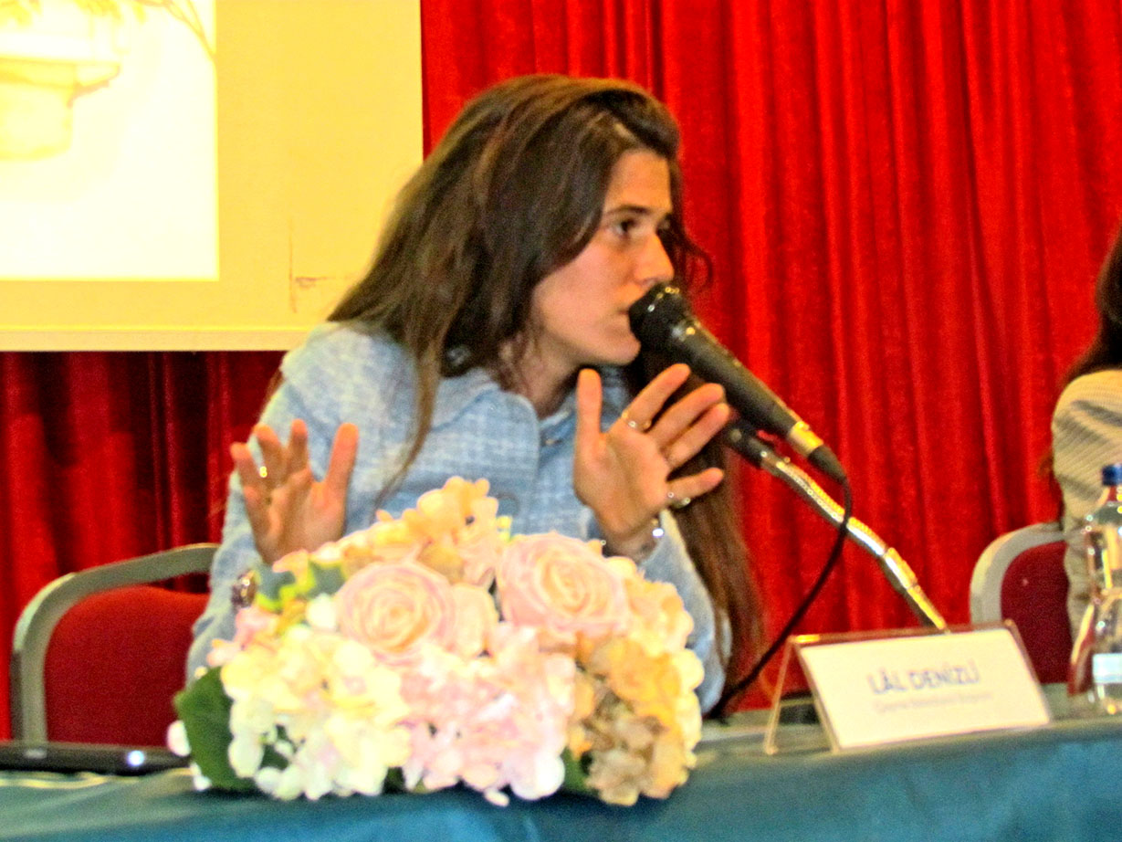 Başkan Denizli’den Alaçatı’da yüksek sesli müziğe sert uyarı: “Gerekirse ruhsat iptaline gideriz”