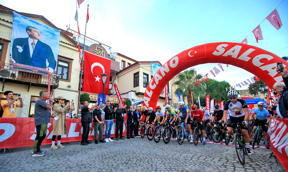 Veloturk Gran Fondo Çeşme by Salcano heyecanı 9’uncu kez yaşandı   