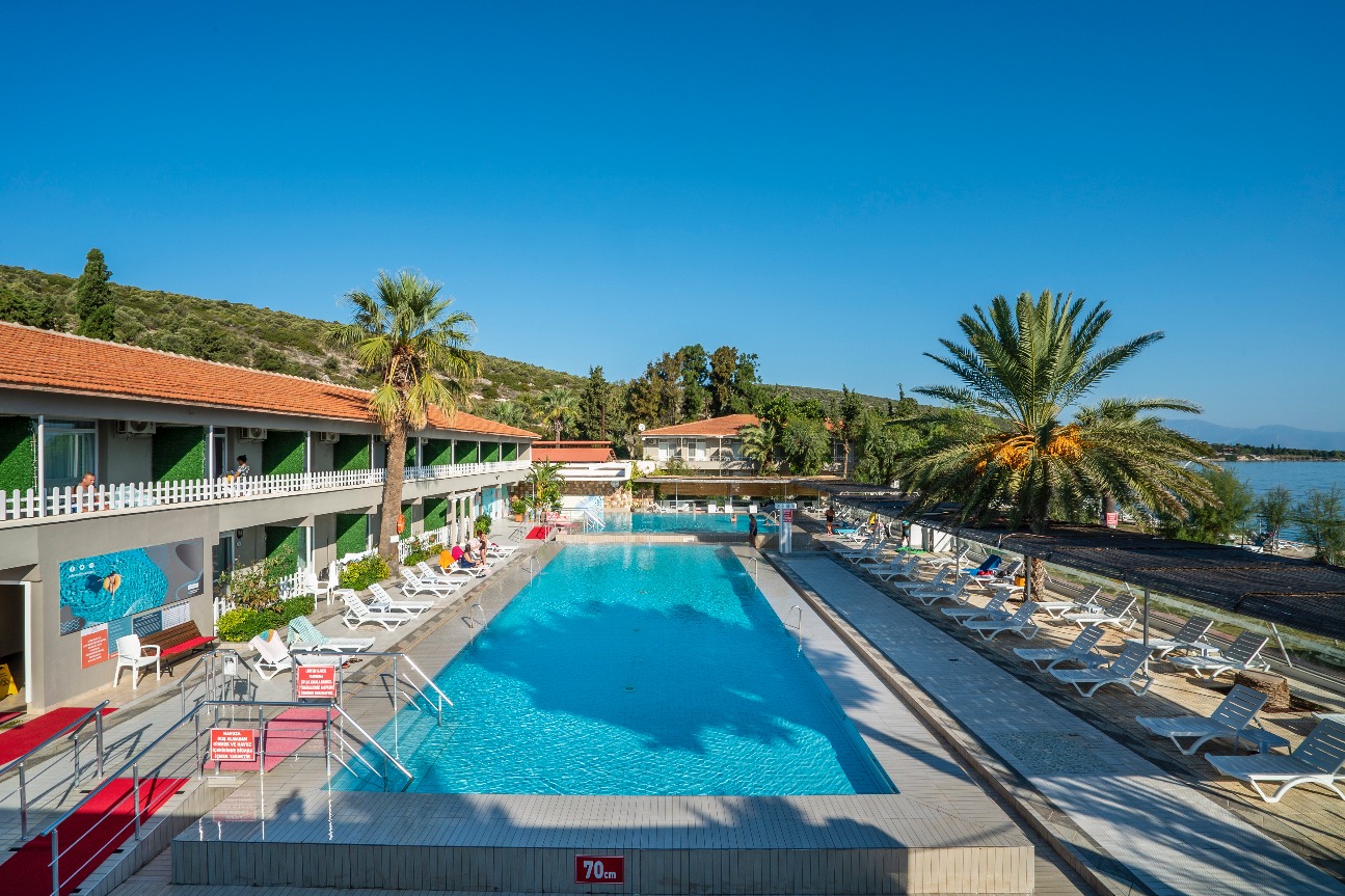 Çeşme’nin İlk Termal Tesislerinden “Şifne Termal Otel” 56 Yıldır Misafirlerini Ağırlıyor