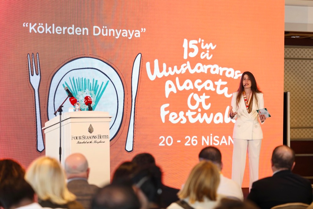 Başkan Denizli, 15. Uluslararası Alaçatı Ot Festivali’ni İstanbul lansmanında tanıttı: ilk kez uluslararası ünvanıyla ziyaretçilerini ağırlayacak