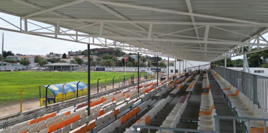 Alaçatıspor sahasında tribünlerin üstü kapatıldı