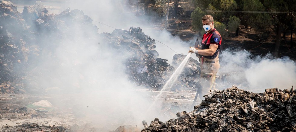 Ateş savaşçılarının zorlu mesaisi