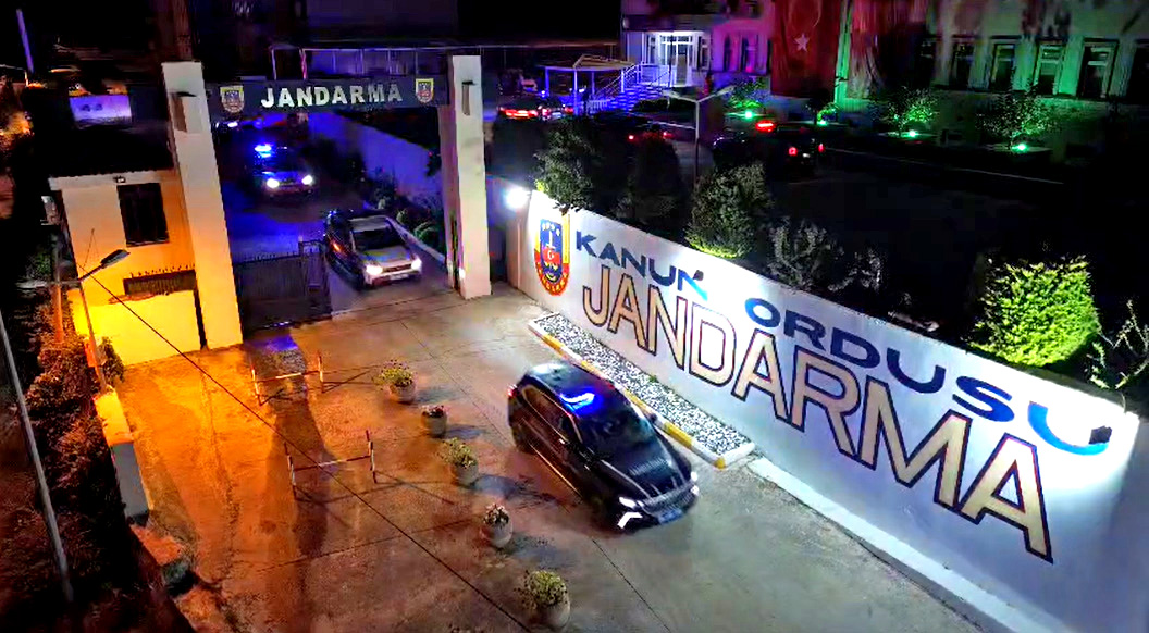 Çeşme'de Jandarma 24 Saat Görev Başında