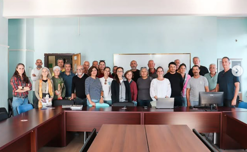 Çeşme’de Zeytin Üreticilerine Bilgilendirici Eğitim