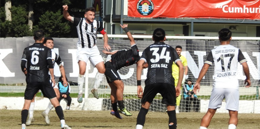 Çeşme Belediyespor liderliğini korudu