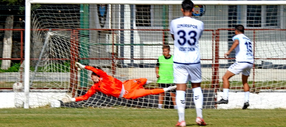 Çeşme Belediyespor lige 1-0 mağlup başladı