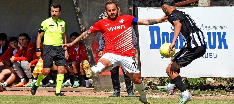 Çeşme Belediyespor ligi 3. sırada tamamladı