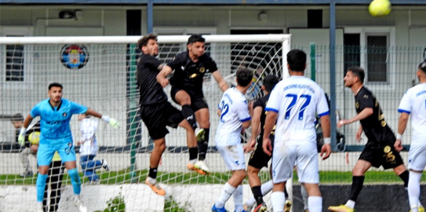 Çeşme Belediyespor yeniden lider