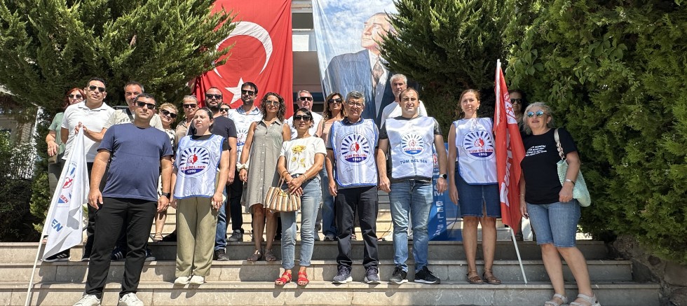 Çeşme’de Belediye Emekçileri İş Bıraktı