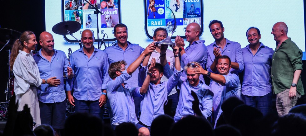 Çeşme'deki Yelken Yarışında Kupayı Arkas Sailing Team Kaldırdı