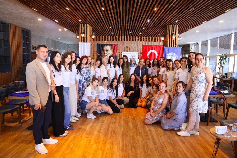 Çeşme Belediye Başkanı Lâl Denizli, TSKF Gençlik ve Liderlik Kampı ’25  açılışında genç kadınlara seslendi