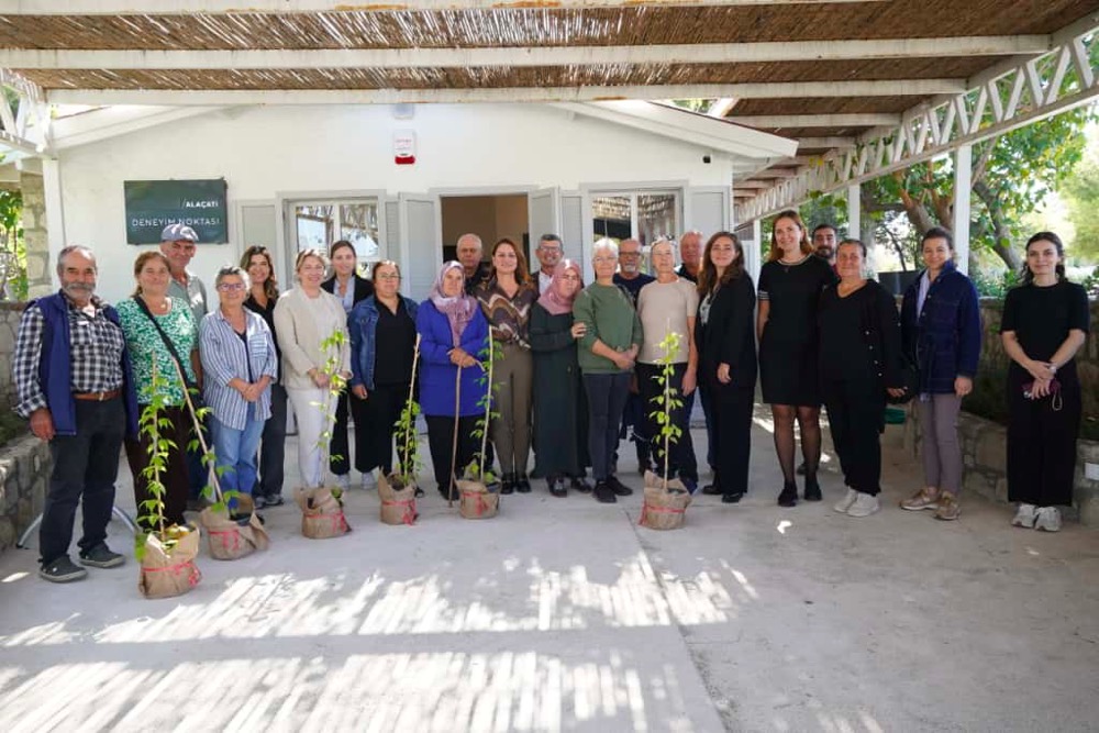 Çeşme Belediyesi’nden Dünya Kadın Çiftçiler Günü’nde Anlamlı Buluşma