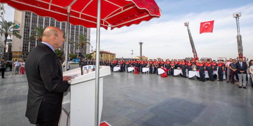 İzmir’de İtfaiye Haftası kutlanıyor