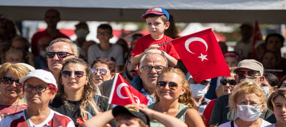 İzmir Marşı 9 Eylül şerefine yükselecek