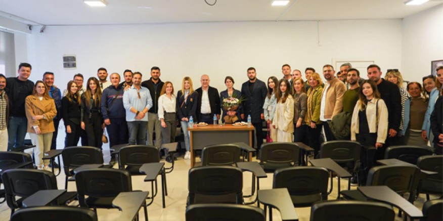 Lal Denizli, Çeşme'deki mimarlarla buluştu