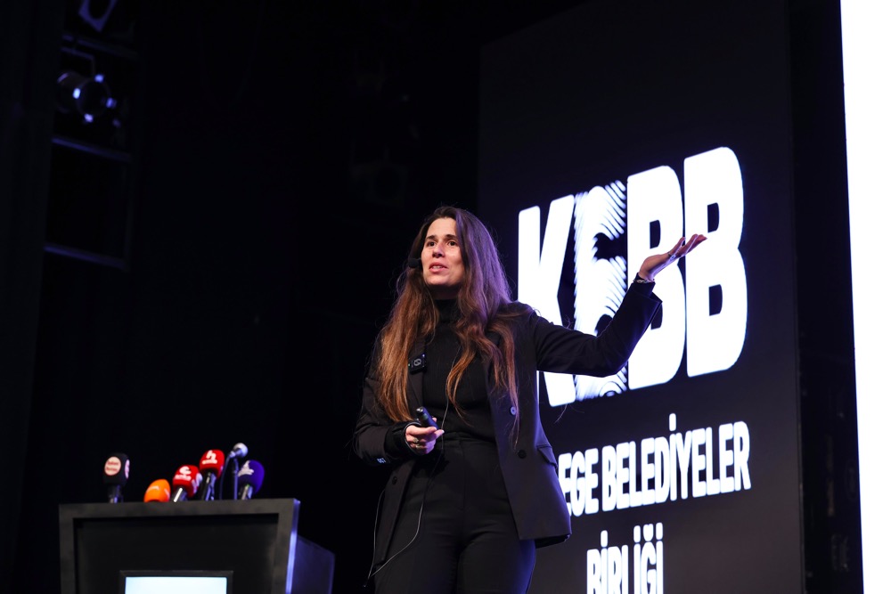 Çeşme Belediye Başkanı Lâl Denizli, “İzmir’de Afet” söyleşisinde Çeşme’nin afet hazırlık modelini anlattı