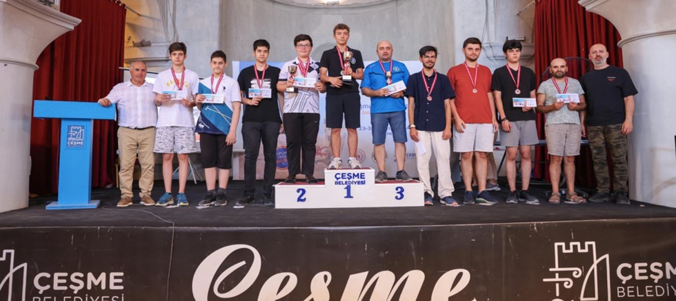 ULUSLARARASI USTA ÇEŞMELİ SATRANÇ SPORCUMUZ ALPARSLAN IŞIK ÇEŞME ŞAMPİYONU OLDU