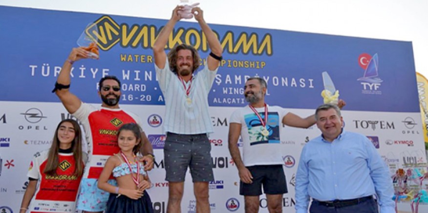 Vakkorama Türkiye Windsurf Şampiyonası, rekor katılımla Alaçatı'da gerçekleşti